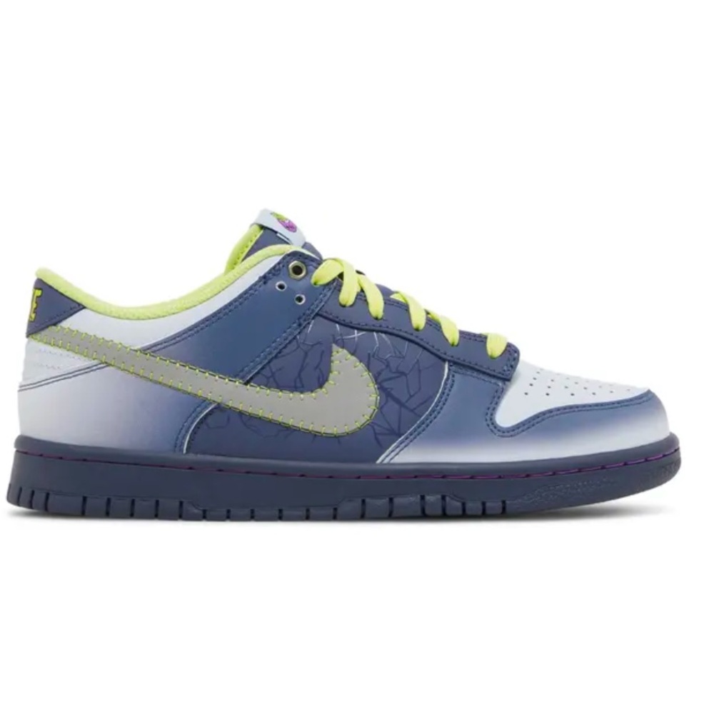 Dunk low GS “I Am Fearless” sneaker